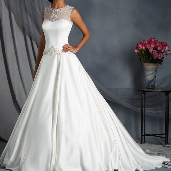Sample Bridgerton Wedding Dress, Aline ballgown, Size 4, POCKETS Not Strapless - Picture 2 of 12